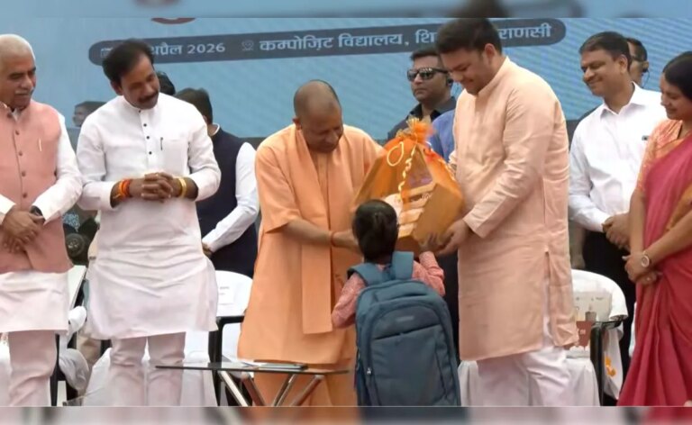 मुख्यमंत्री योगी आदित्यनाथ ने कहा कि यूपी में स्कूल छोड़ने की दर 19% से घटकर 3% हो गई है।