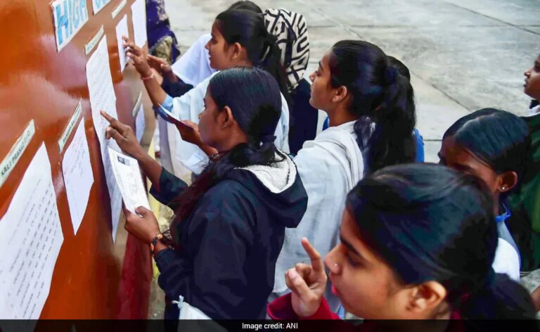 मेघालय कक्षा 10 टॉपर 2026: यहां 100% अंक प्राप्त करने वाले छात्रों की सूची है