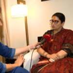 "वह बांग्लादेश की प्रधानमंत्री नहीं हैं": ममता बनर्जी की "बाहरी" बयानबाजी पर स्मृति ईरानी