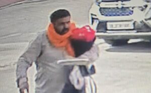 "वह मानसिक रूप से अस्थिर है": दिल्ली विधानसभा का उल्लंघन करने वाले व्यक्ति का परिवार