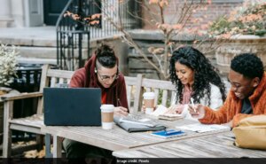 विदेश में भारतीय छात्रों के लिए शीर्ष 10 अध्ययन स्थल: वर्ष-वार विश्लेषण, बदलते पैटर्न