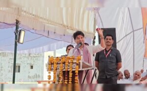 वीडियो: ''अपनी जेब में प्याज रखें'': गर्मी के मौसम में ज्योतिरादित्य सिंधिया की सलाह