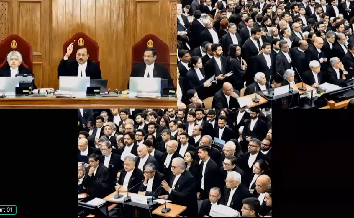 सबरीमाला मामले में सुप्रीम कोर्ट ने कहा, व्हाट्सएप यूनिवर्सिटी को छोड़कर सभी विचारों का सम्मान करें