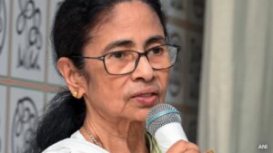 2025 में 'गंदा धर्म' टिप्पणी को लेकर ममता बनर्जी के खिलाफ केस दर्ज किया गया है