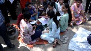 CUET UG 2026: छात्रों का कहना है कि तकनीकी खराबी के कारण परीक्षा बाधित होने से मानसिक दबाव बढ़ गया है