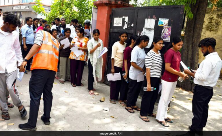 NEET UG 2026 पेपर लीक: कई घटनाओं के कारण परीक्षा रद्द करनी पड़ी