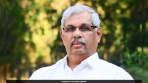 'अधूरे' वंदे मातरम से केरल के राज्यपाल नाराज, मुख्यमंत्री ने दिया जवाब