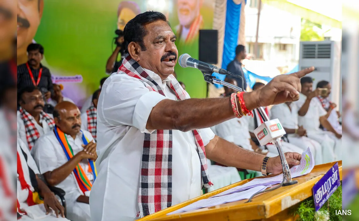 उन्होंने पलटवार करते हुए कहा कि एआईएडीएमके के विद्रोही ईपीएस को विधायक के रूप में अयोग्य घोषित करना चाहते हैं