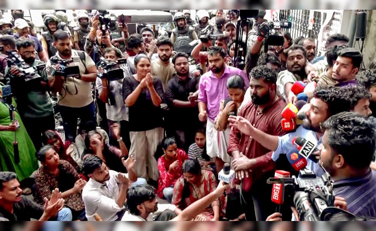 एनईईटी पेपर की तुलना में ‘अनुमान पेपर’ प्रश्नों में 95-100% समानता: स्रोत: