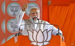 एनडीए सरकार के शपथ ग्रहण समारोह के लिए पीएम मोदी समेत अन्य गणमान्य लोग गुवाहाटी पहुंचे