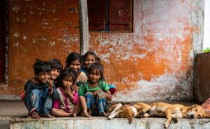 ऑर्केस्ट्रा: मनोरंजन या अपराध स्थल का मंच