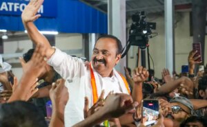 केरल के वी.डी. से 3 किमी की यात्रा। सतीसन की महान राजनीतिक यात्रा को दर्शाता है