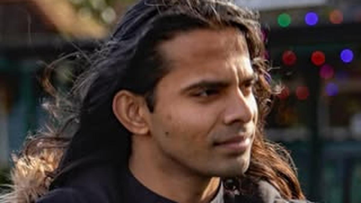 गैर-बाइनरी भारतीय अप्रवासी स्कॉटिश संसद के सदस्य चुने गए