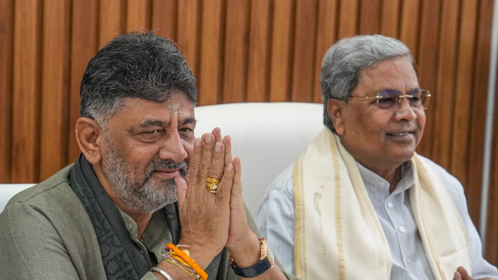 डीके शिवकुमार को मुख्यमंत्री बनाने पर जोर दे रही हैं प्रियंका गांधी: कांग्रेस सूत्र