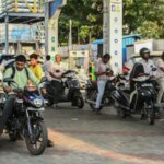 दिल्ली में पेट्रोल 2 रुपये महंगा, पेट्रोल 100 रुपये के पार