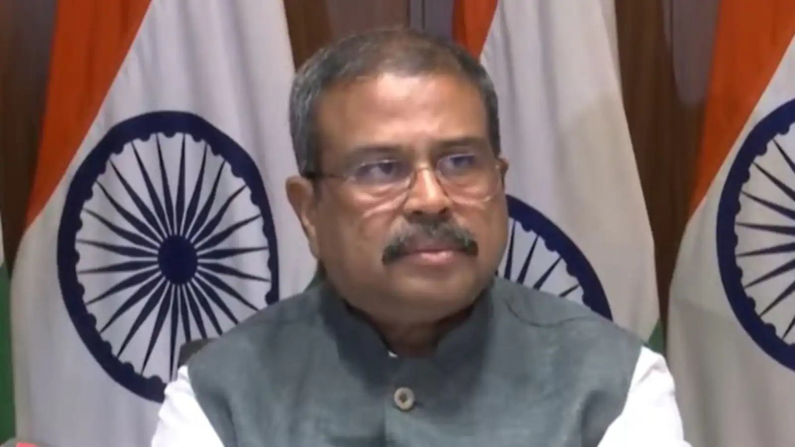 धर्मेंद्र प्रधान ने पुनर्मूल्यांकन अनियमितताओं पर सीबीएसई से रिपोर्ट मांगी