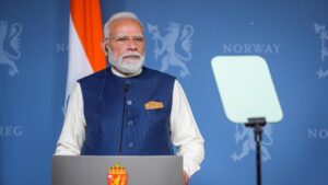 नीदरलैंड के बाद नॉर्वे में प्रेस कॉन्फ्रेंस न करने के पीएम के फैसले पर विदेश मंत्रालय को सवालों का सामना करना पड़ रहा है