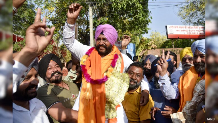 पंजाब निकाय चुनाव में AAP की जबरदस्त जीत, 862 वार्डों में जीत हासिल की, कांग्रेस दूसरे स्थान पर।