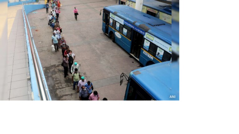 पश्चिम बंगाल में एक जून से सभी सरकारी बसों में महिलाएं मुफ्त यात्रा करेंगी