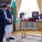 प्रधान मंत्री के उपहार: इतालवी प्रधान मंत्री के लिए मुगा रेशम, स्वीडिश प्रधान मंत्री के लिए लद्दाखी, संयुक्त अरब अमीरात के राष्ट्रपति के लिए केसर आम चोरी