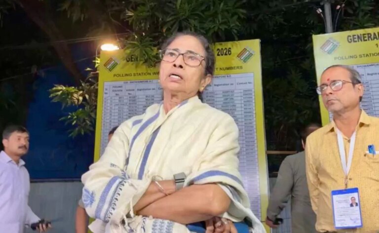"बिजली कट, सीसीटीवी बंद": काउंटिंग से पहले ममता बनर्जी का बड़ा आरोप
