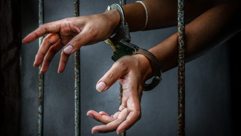 ब्रिटेन में भारतीय मूल के एक व्यक्ति को मादक पदार्थों की तस्करी करने वाले गिरोह में उसकी भूमिका के लिए सजा सुनाई गई है