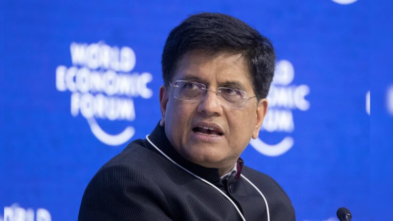 भारत ने पीयूष गोयल की कनाडा यात्रा के लिए 50 अरब डॉलर का व्यापार लक्ष्य रखा है