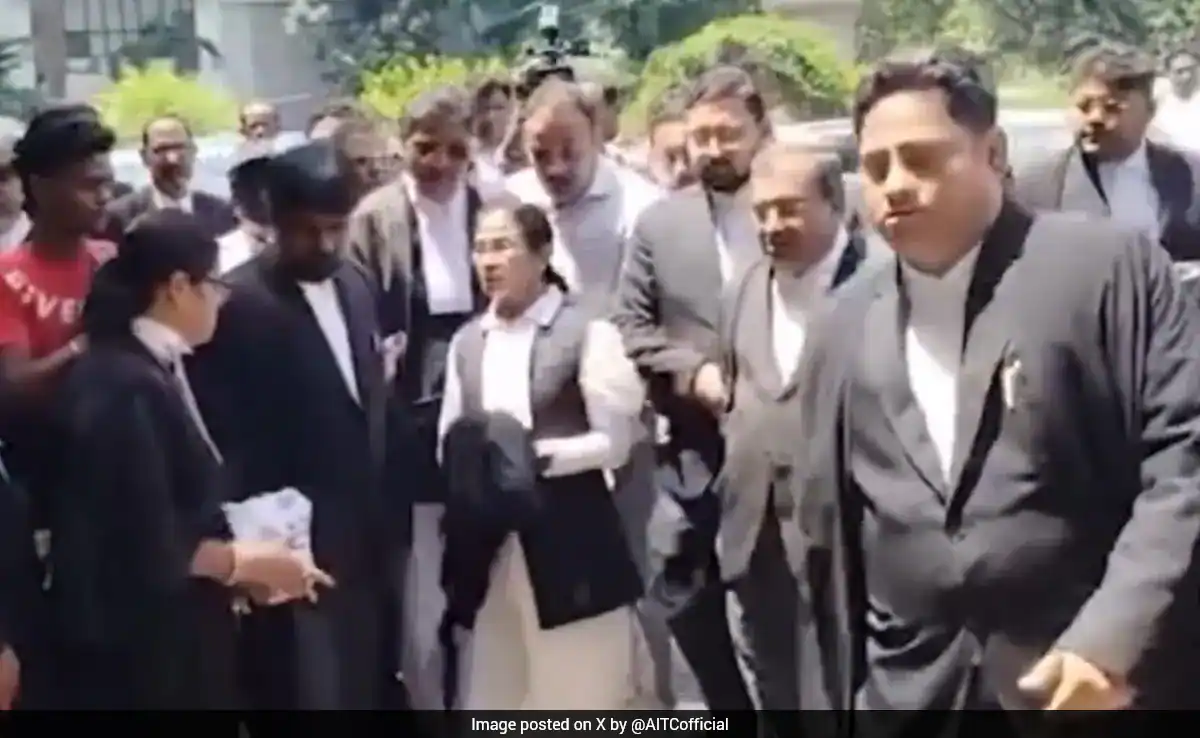 ‘वकील’ ममता बनर्जी ने अदालत में मामले की पैरवी की, अब बार काउंसिल निशाने पर है