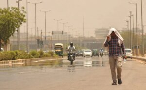 समझाया: कैसे 'हीट इंश्योरेंस' 76% भारतीयों की मदद कर सकता है जो जोखिम में हैं