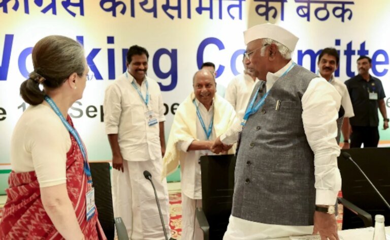 सोनिया गांधी, एके एंटनी ने केरल गतिरोध को कैसे हल किया: अंदर की कहानी