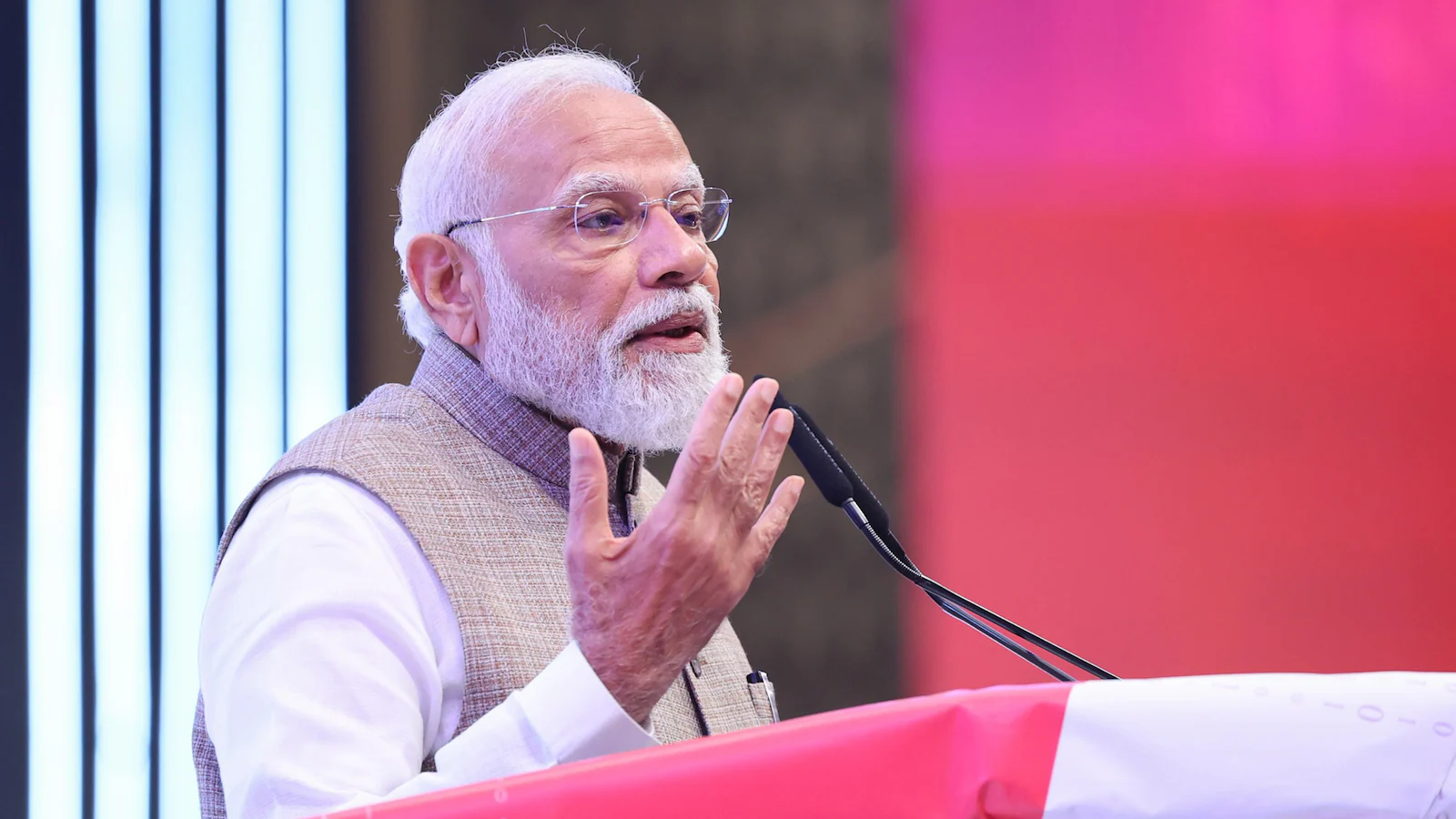 12 पर मोदीनॉमिक्स: विश्व के लिए भारत को पुनः स्थापित करने वाले सुधार