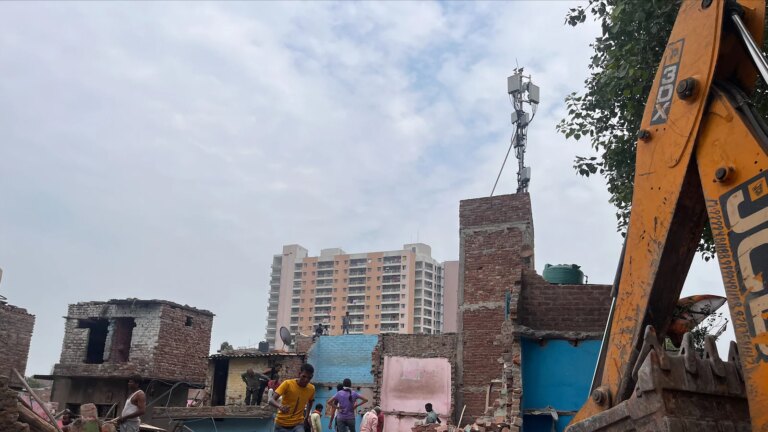 217 ध्वस्त, 237 संपत्तियां सील: दिल्ली में अवैध इमारतों पर कार्रवाई