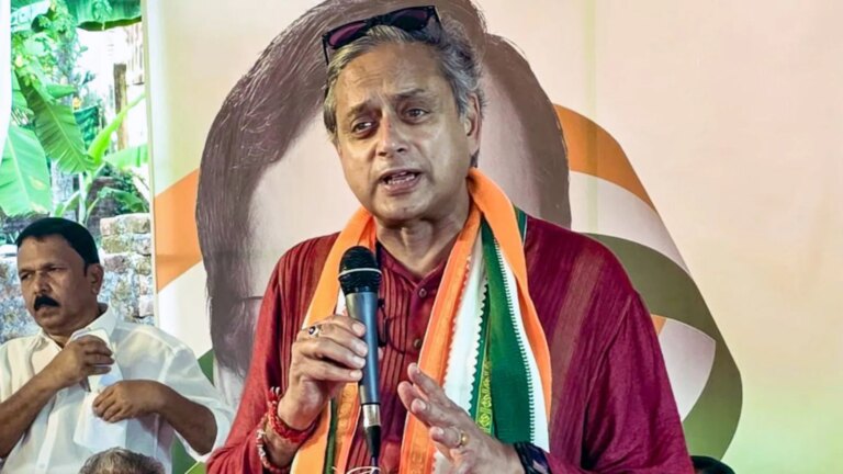 'अनावश्यक': शशि थरूर पूर्ण वंदे मातरम् आधिकारिक कार्यक्रमों में व्याख्यान