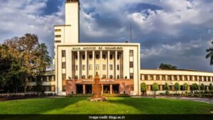 आईआईटी को संकाय की कमी का सामना करना पड़ रहा है, 22 संस्थानों में 38% स्वीकृत पद खाली पड़े हैं