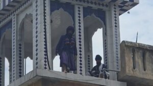 उत्तराखंड में निहंग समूह ने गुरुद्वारे में की तोड़फोड़, सिख श्रद्धालु को छत पर बंधक बनाया