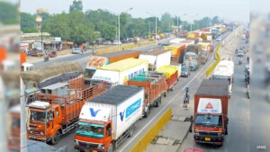 कैबिनेट ने दिल्ली-एनसीआर में पुराने ट्रकों, बसों को बदलने के लिए 9,585 करोड़ रुपये की योजना को मंजूरी दी