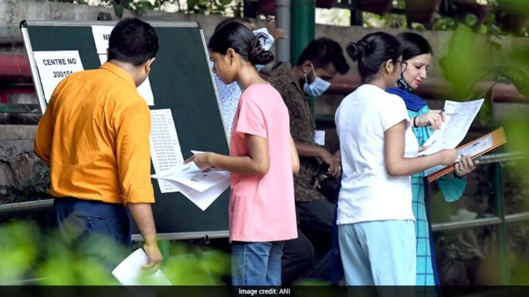 टेलीग्राम "फ्रेंकस्टीन की तरह" है: सेंटर ब्लॉक प्लेटफॉर्म पर जाने का बचाव करता है