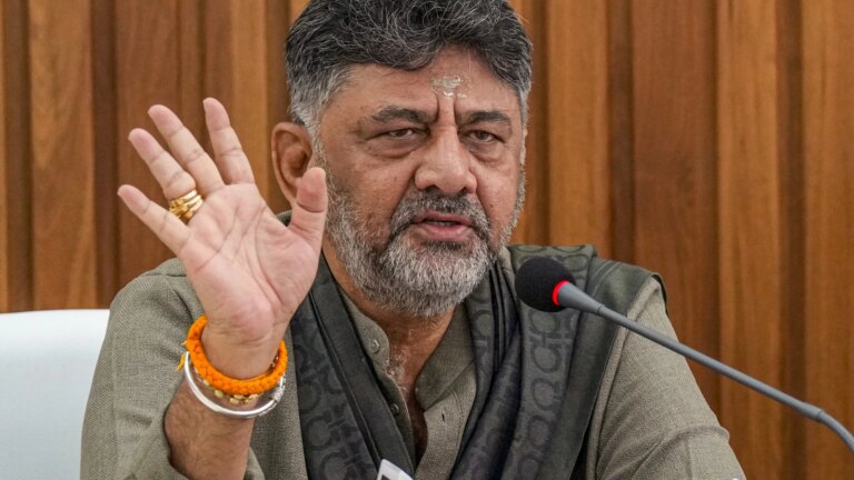डीके शिवकुमार ने बिदादी परियोजना बहस पर एचडी कुमारस्वामी की चुनौती स्वीकार कर ली