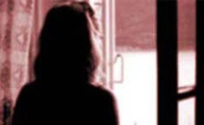 तमिलनाडु की एक महिला ने संपत्ति विवाद को लेकर रिश्तेदारों पर यौन उत्पीड़न का आरोप लगाया है