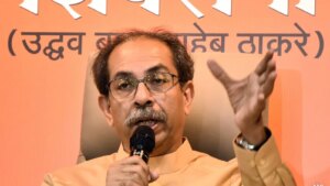 नेतृत्व की कमी, चुनावी समर्थन: सूत्र बताते हैं कि उद्धव सेना के सांसद बाहर क्यों जाना चाहते हैं