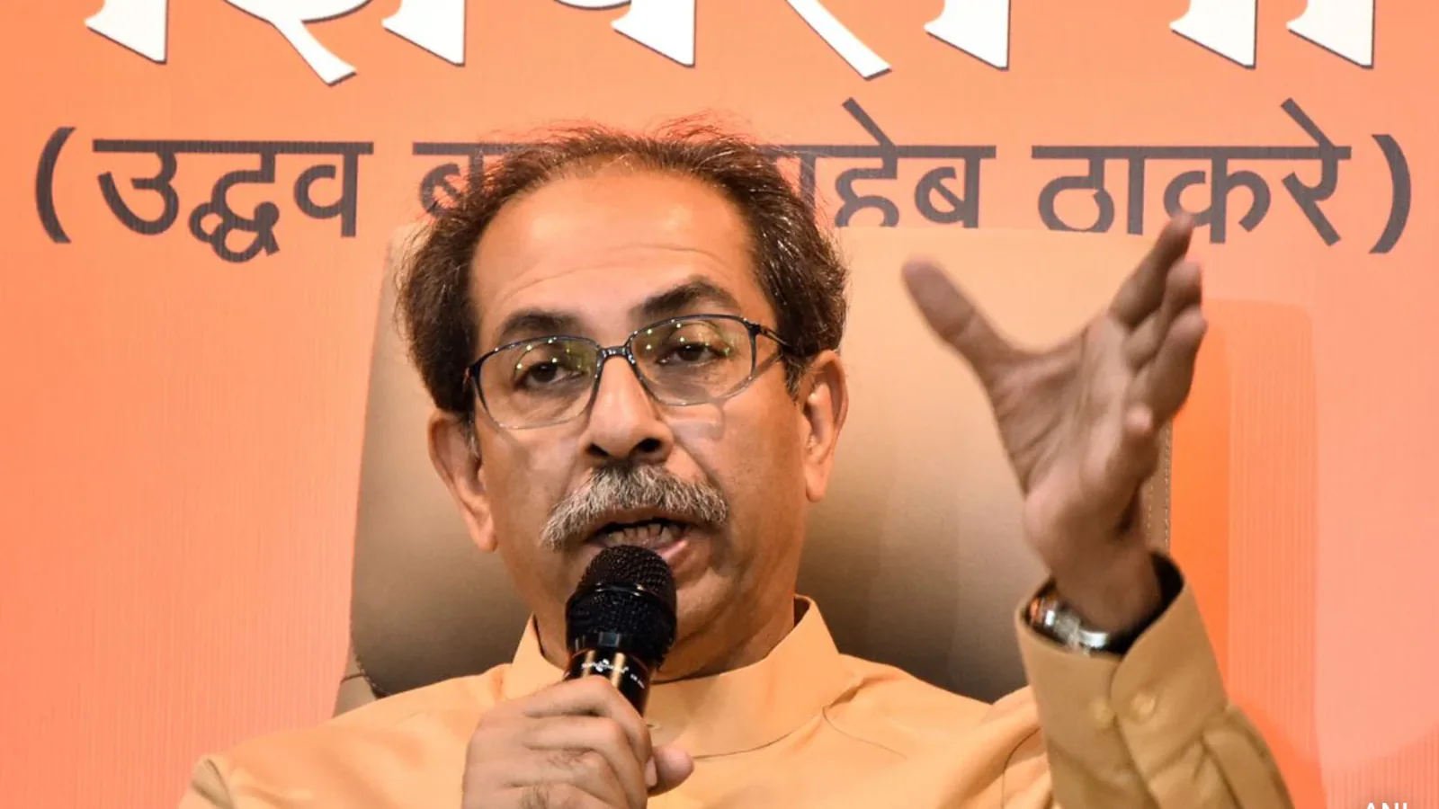 नेतृत्व की कमी, चुनावी समर्थन: सूत्र बताते हैं कि उद्धव सेना के सांसद बाहर क्यों जाना चाहते हैं