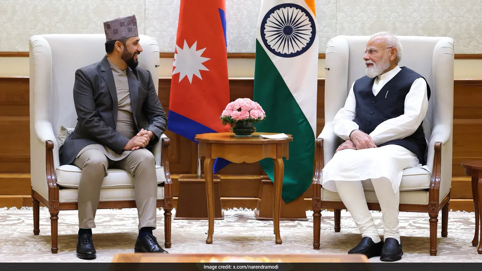 नेपाल के विदेश मंत्री ने संबंधों को बहाल करने के लिए अपनी 3 दिवसीय भारत यात्रा के दौरान प्रधान मंत्री मोदी से मुलाकात की