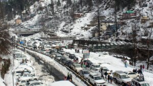 पर्यटन सचिव ने प्रमुख हॉटस्पॉट पर भीड़ को हरी झंडी दिखाई