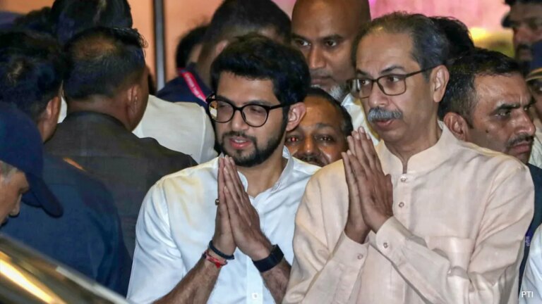 फोन बंद, उद्धव सेना के सांसदों से संपर्क नहीं, फोकस अब दिल्ली पर केंद्रित