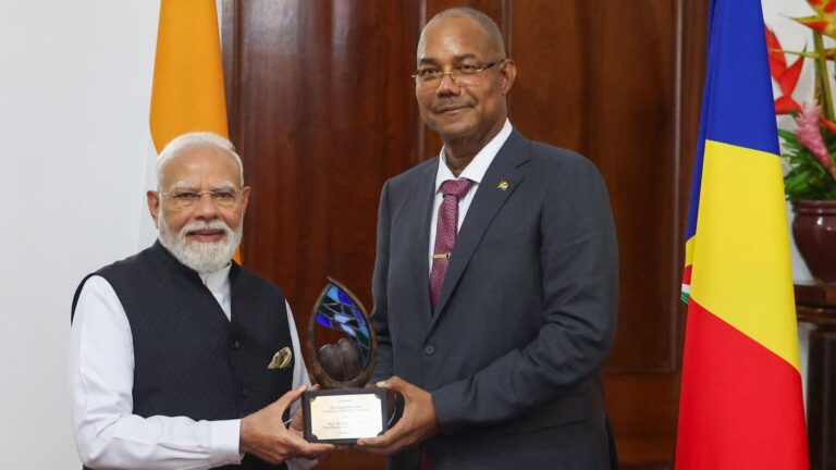 भारत और सेशेल्स की रक्षा, सुरक्षा एक दूसरे के अभिन्न अंग हैं: पीएम मोदी