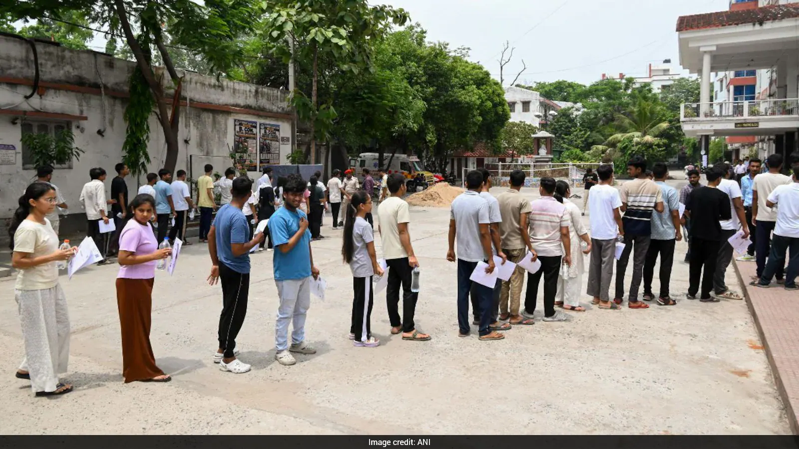 भारत का पेपर लीक संकट: बार-बार लीक, रद्द परीक्षाएं, बर्बाद भविष्य