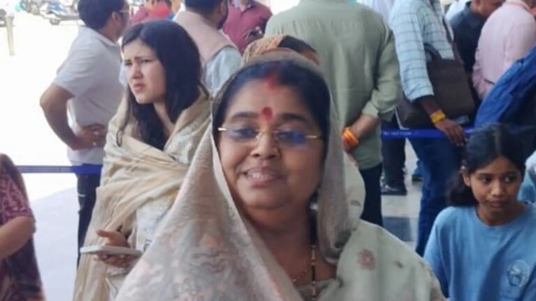विमान में खराबी के कारण कांग्रेस विधायक भोपाल एयरपोर्ट पर फंसे