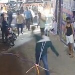 वीडियो: नकाबपोशों ने फेंकी ईंटें, फाड़े पोस्टर- खान सर सेंटर पर हमला