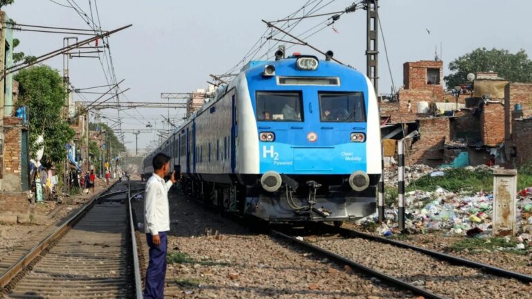 2,600 यात्री, 110 किमी प्रति घंटे की डिज़ाइन गति: भारत की पहली हाइड्रोजन ट्रेन के बारे में सब कुछ