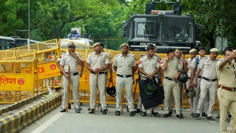 NEET विरोध के बाद पीएम मोदी पर निशाना साधने वाले पोस्ट पर दिल्ली पुलिस ने कार्रवाई की